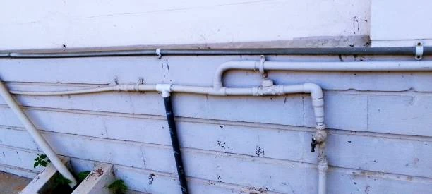 Painting plastic pipes