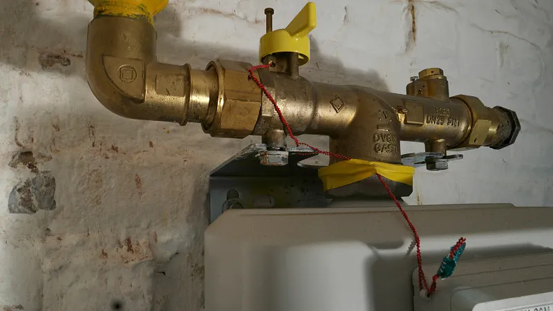 brass strainer with valve