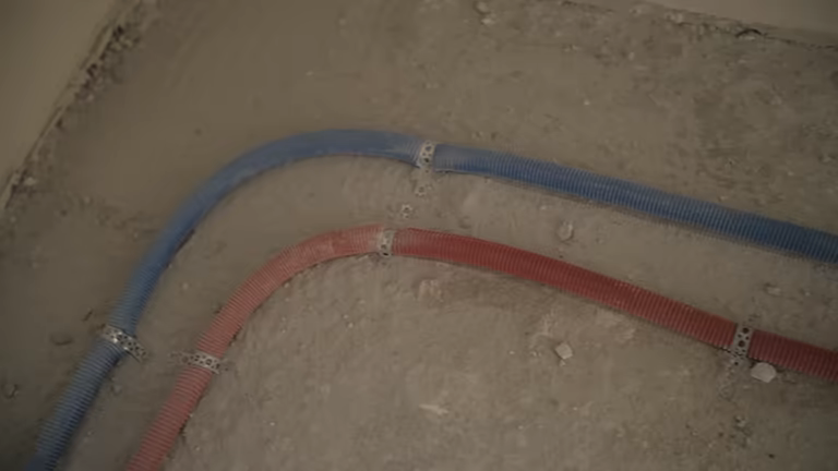 underfloor pipes