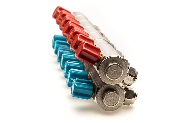 Brass PEX manifolds with shutoff valves
